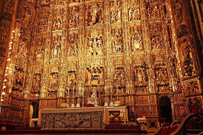 Seville Private Walking Tour with Alcazar & Cathedral Tickets - Strolling Through Santa Cruz & Optional Plaza de España