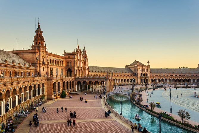 Seville Private walking tour with skip the line tickets to Cathedral and Alcazar - FAQ