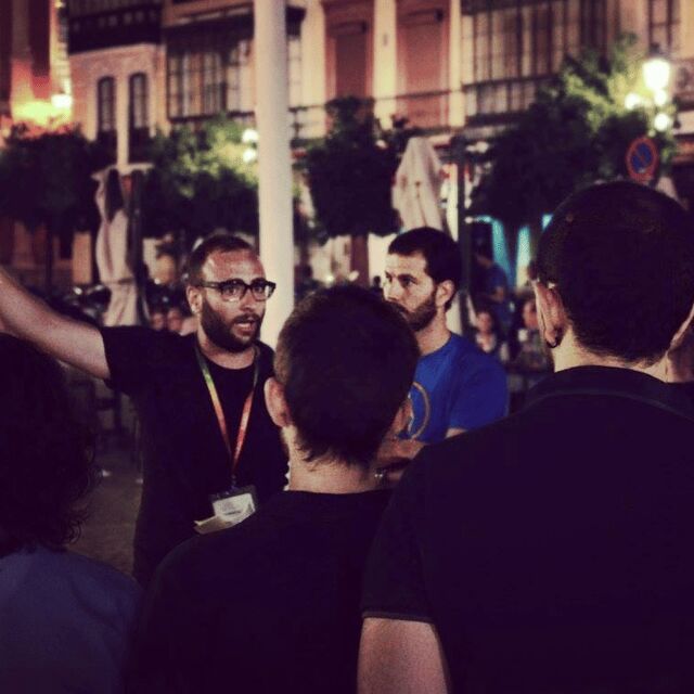 Seville: Tiny-Group Jewish Quarter Discovery Walking Tour - A Deep Dive Into the Experience