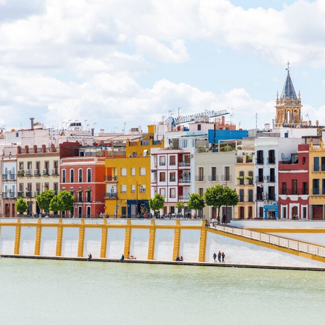 Seville: Tiny-Group Triana Iconic Neighborhood Walking Tour - Group Dynamics and Practical Details