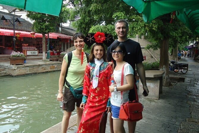 Shanghai 6hr Private Walking Tour with Certified Guide - A Closer Look at the Itinerary