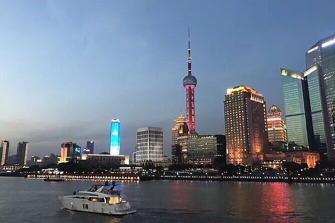 Shanghai Private Night Tour with Huangpu River Cruise, the Bund and Xintiandi - In-Depth Look at the Tour