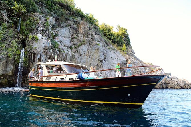 Shared Amalfi Coast Boat Tour: Positano,Amalfi,Swim & Light Lunch - Who Is This Tour Best For?