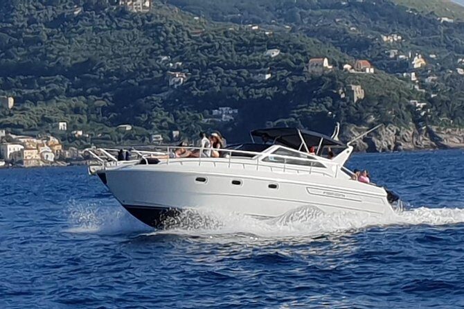 Shared boat excursion to Capri from Sorrento - 7 hours - The Boat and Onboard Comforts