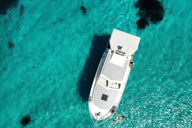 Shared boat tour, with free lunch and drinks - Key Points