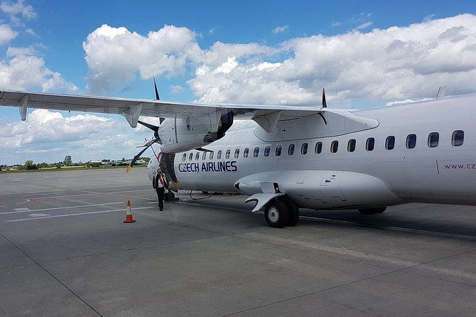 Shared Departure Transfer: Prague Hotel to Prague Airport - An honest look at the Prague hotel to airport transfer experience