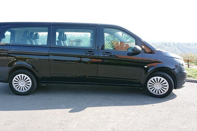 Shared Departure Transfer: Prague Hotel to Prague Airport - Who is this transfer service best suited for?