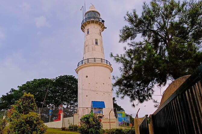 Shared Fireflies Tour with Blue Tears and Seafood Dinner - Visiting the Sri Shakti Temple