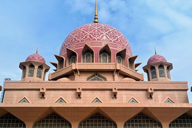Shared Putrajaya Tour with Traditional Boat Cruise & Pink Mosque - Exploring Putrajaya: A Detailed Look at the Shared Tour with Boat Ride & Pink Mosque