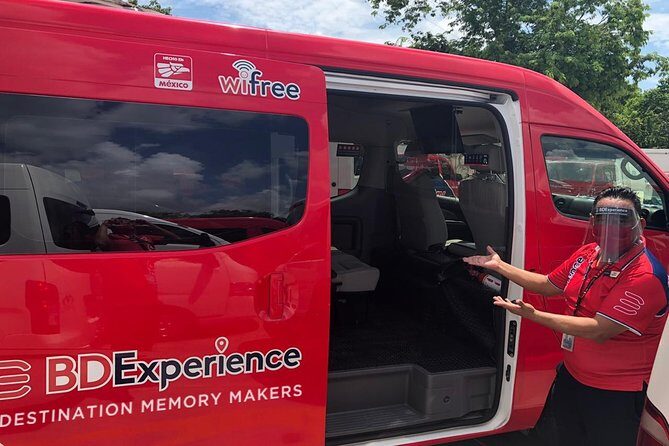 Shared transfer R/T VAN Apto-Muelle Ferry Isla Mujeres-Apto C/ Tickets Ferry - A Closer Look at the Transfer Experience