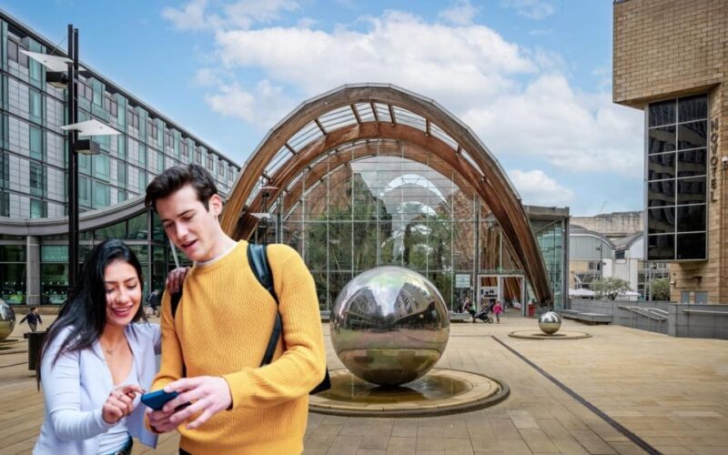 Sheffield: City Walking Tour and Exploration Game - Introduction