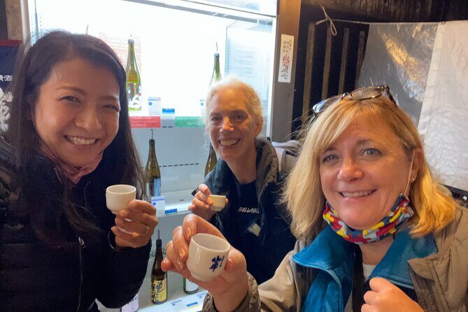 Shirakawago and Takayama Licensed Guide and Vehicle from Kanazawa - Who Should Consider This Tour?