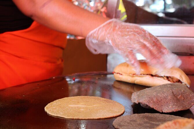 Shopping and Mexican food in a Private Guided Cancun Tour - Key Points