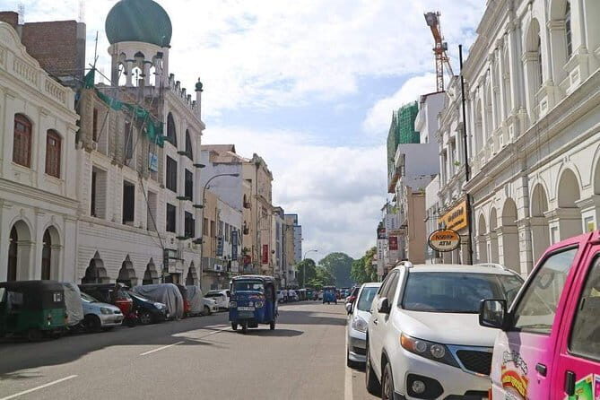 Shore Excursion Colombo Port to Kelaniya Temple & Colombo City for 7 to 12 Pax - Introduction to the Colombo Port to Kelaniya Temple & City Tour