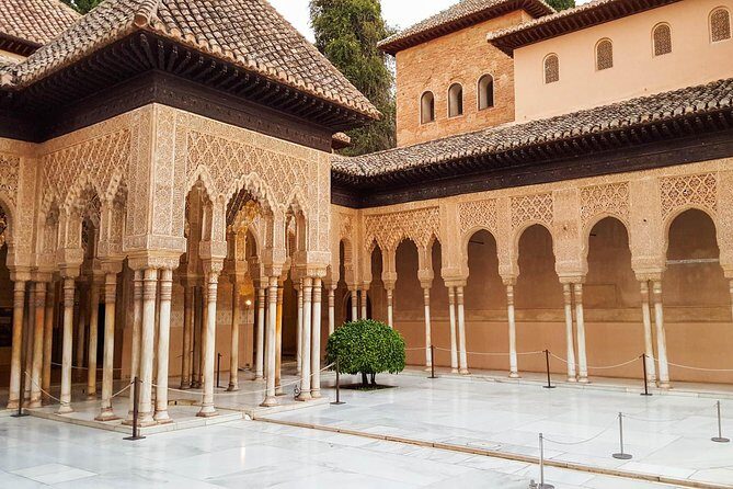 Shore Excursion from Almeria: Alhambra and Generalife Gardens - Guides and Personal Touches