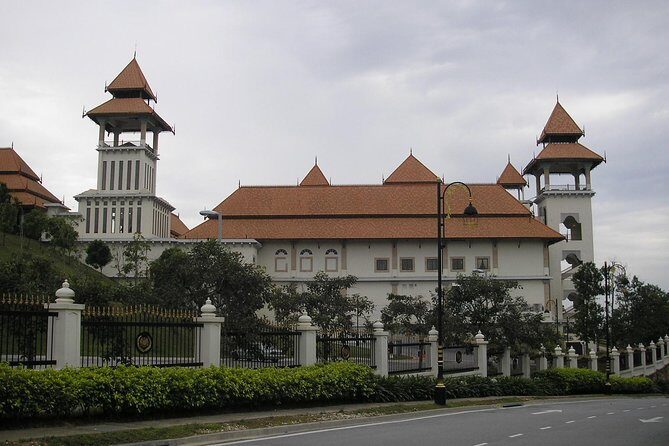 Shore Excursion: Putrajaya And Batu Caves City Tour - Practical Details and What to Expect