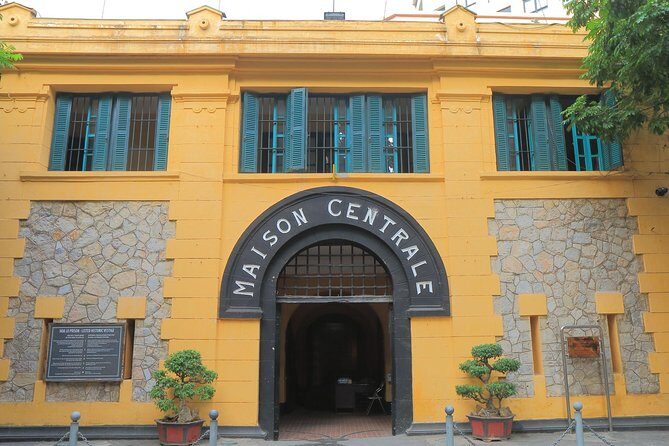 Shore Excursion: The Beauty of Hanoi City from Halong Cruise Port - Hoa Lo Prison: A Stark Reminder of Vietnam’s Past