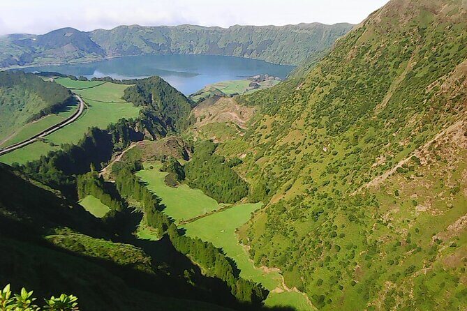 Shore Excursions to the volcano and crater of Lagoa das Sete Cidades - In-Depth Look at the Tour Experience