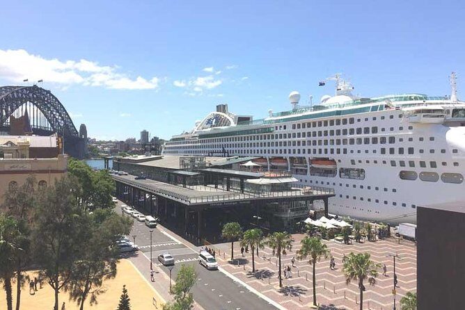 Shuttle Transfer from Cruise Ship Terminal at Circular Quay to Sydney Airport - Booking and Confirmation