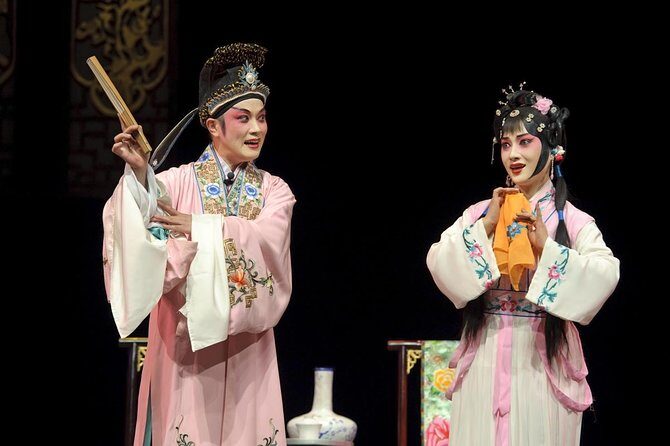 Sichuan Hotpot Dinner plus Face-Changing Variety Show - Discovering Chengdu’s Flavors and Culture: The Sichuan Hotpot Dinner plus Face-Changing Show Tour