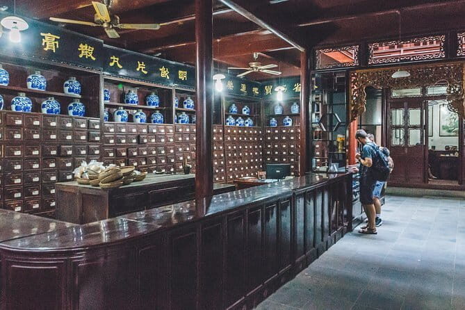 Sichuan Opera Face-Changing Show And Hotpot Dinner Evening Tour - FAQ