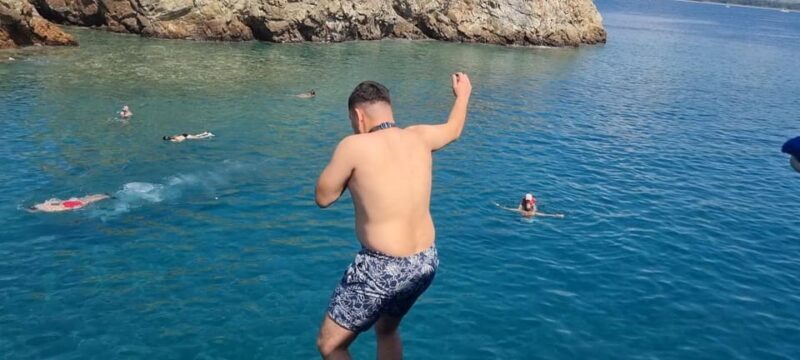 Side: Dolphin Island Boat Tour with BBQ Lunch - FAQ