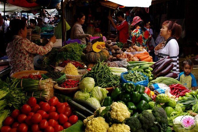 Siem Reap Evening Street foods Tours by Tuk Tuk - Key Points