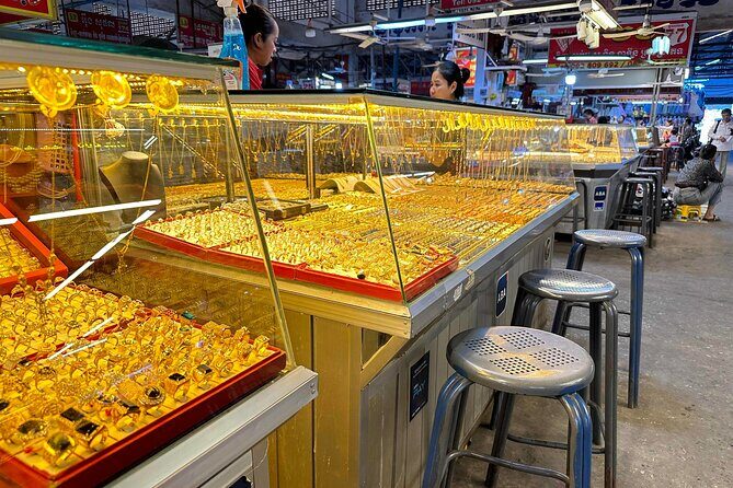 Siem Reap Phsar Leu Thom Thmey Local Market Tour - Key Points
