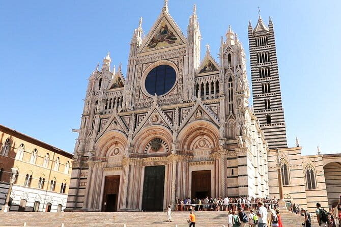Siena San Gimignano Pisa Escorted Transport and Optional Lunch - First Stop: Piazza dei Miracoli in Pisa