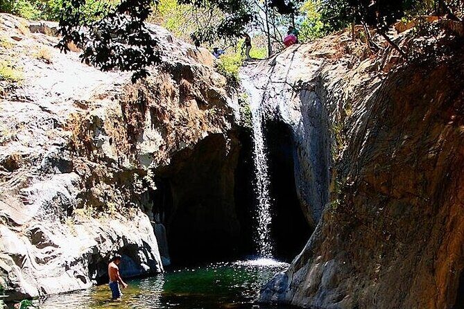 Sierra de Guerrero Waterfalls Tour with Transfers - Key Points