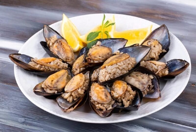 Sights and Bites in Two Continents - Key Points