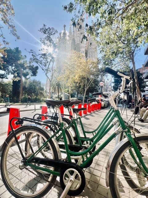 Sightseeing Barcelona by Bike, Photo-shooting & Tapas - Who Is This Tour Best Suited For?