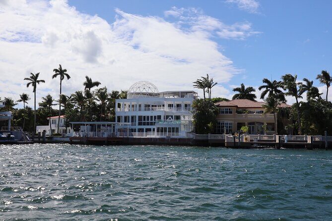 Sightseeing location Boat cruise on Biscayne Bay with Miami stop - A Detailed Look at the Biscayne Bay Boat Cruise Experience