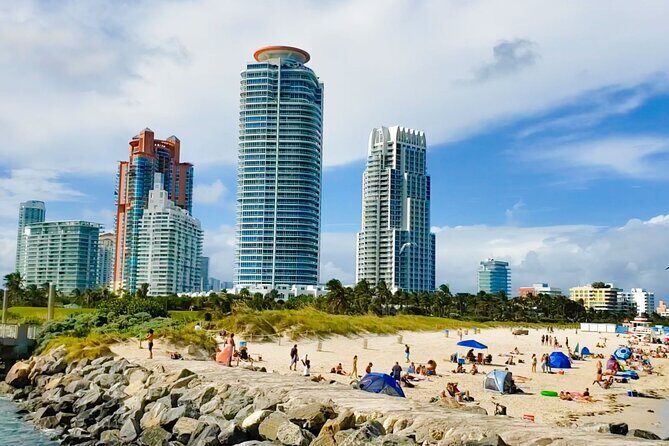 Sightseeing location Boat cruise on Biscayne Bay with Miami stop - Frequently Asked Questions