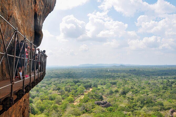 Sigiriya Ancient City and Countryside from Kandy - FAQ