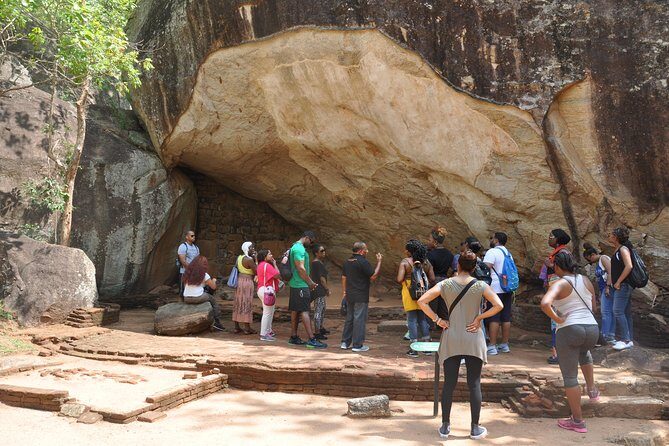 Sigiriya and Minneriya from Colombo (2 Days) - Who Is This Tour Best Suited For?