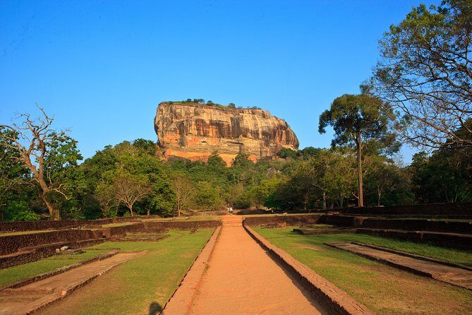 Sigiriya and Minneriya from Colombo (2 Days) - FAQ