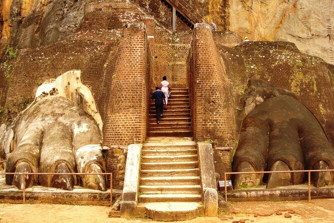 Sigiriya Day Tour from Colombo or Negombo by Private Car / Van - FAQ