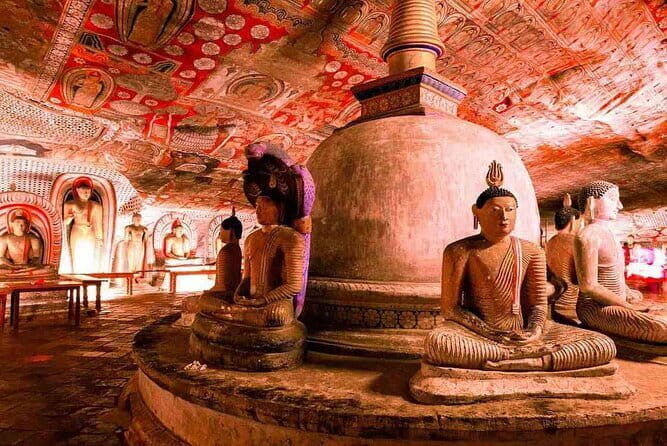 Sigiriya Lion Rock & Dambulla Cave Temple Day Tour From Colombo - Lunch: A Taste of Local and Western Flavors