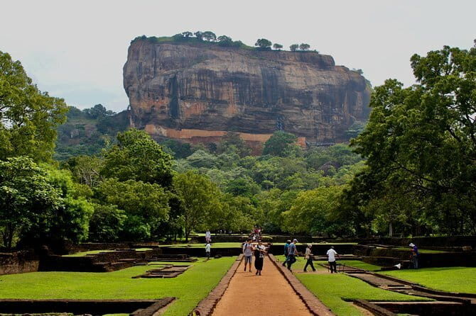 Sigiriya Rock and Polonnaruwa Day Tour From Trincomalee - Exploring Sri Lanka’s Iconic Sites: Sigiriya and Polonnaruwa