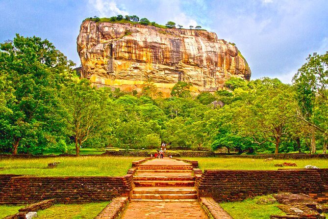 Sigiriya Rock Fortress And Dambulla Rock Cave Temple Tour (All Inclusive) - Discovering the Sigiriya Rock Fortress and Dambulla Cave Temple Tour
