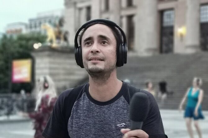 Silent disco through downtown Berlin with flash mobs - Practical Details: Booking, Price, and Duration