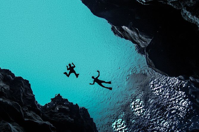 Silfra Drysuit Snorkeling with Free Photos - Meet on Location - The Bottom Line: Who Should Book This?