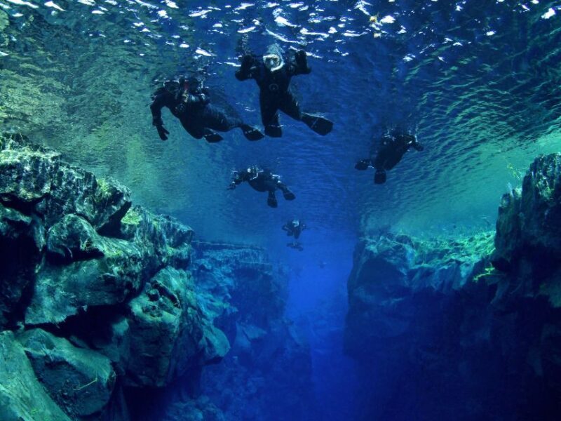 Silfra: Snorkeling Tour Between Tectonic Plates - What About the Gear?