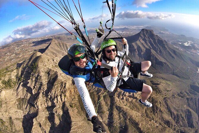 SILVER 1000m paragliding tandem flight above South Tenerife - Key Points