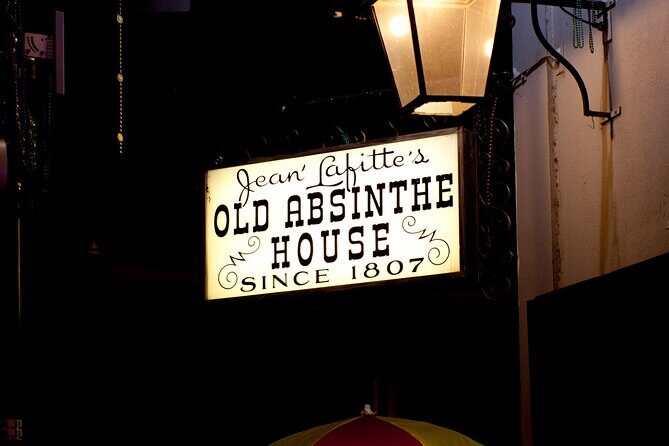 Sin and Tonic Pub Crawl in New Orleans - Exploring the Sin and Tonic Pub Crawl in New Orleans