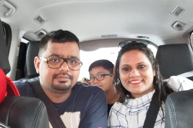 Singapore Changi Airport: Private Arrival Transfer with Meet & Greet Service - Reliability and Customer Service