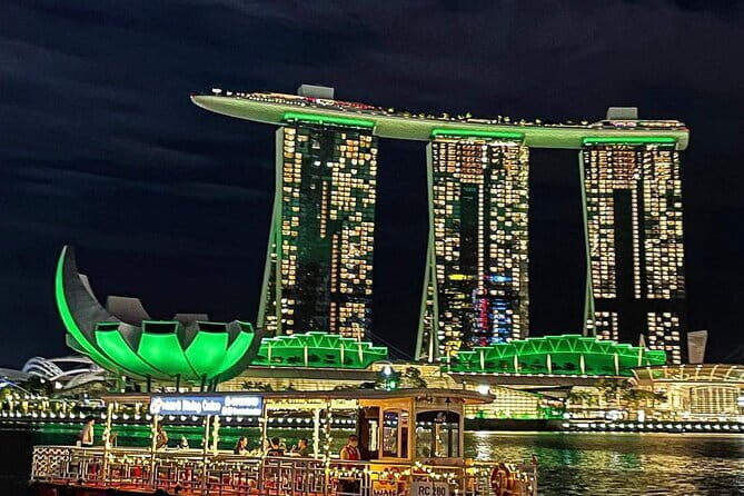 Singapore River Cruise Tour with E-Tickets - What the Experience Feels Like