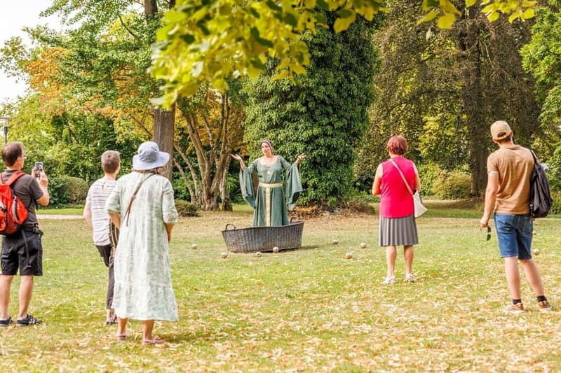 Singing: Historical city tour with Duchess Hadwig of Swabia - Singing: Historical city tour with Duchess Hadwig of Swabia