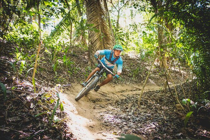 SINGLETRACK MOUNTAIN BIKE - Guided through the jungle - Key Points